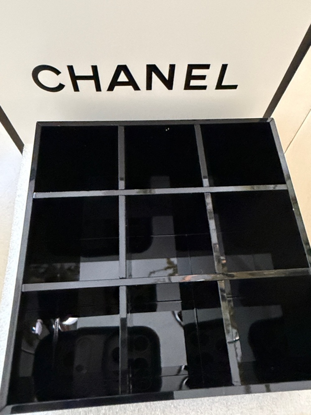 CHANEL Black and White Lipstick Presentation Box - Picture 6 of 6